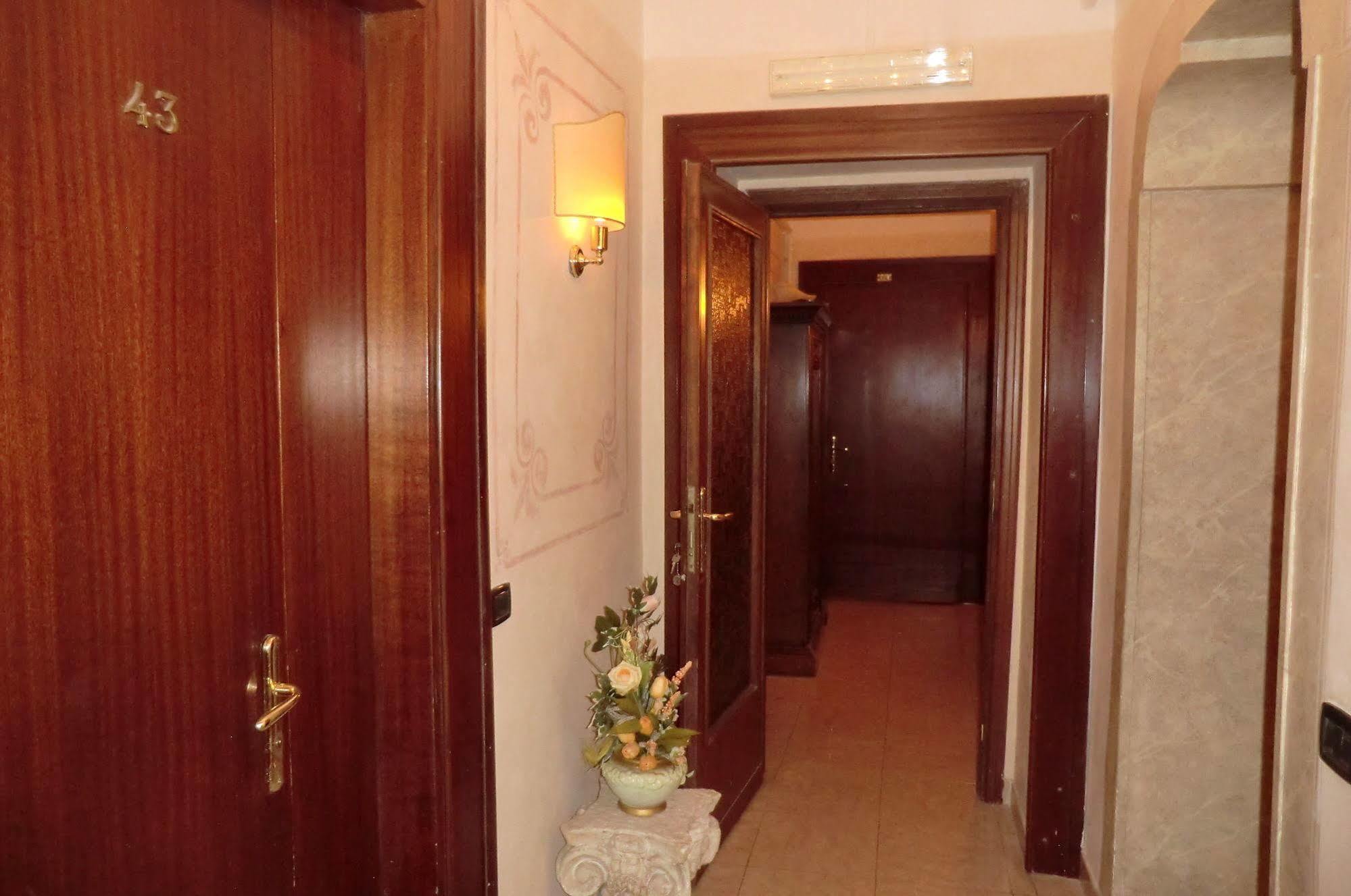 Hotel Sileo Rome Exterior photo